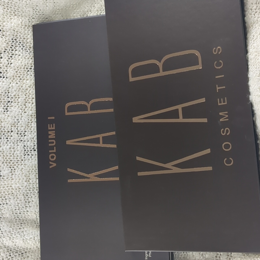 KAB Vol I Cosmetics Contour Palette, 8x 40g/1.4oz - Picture 4 of 12